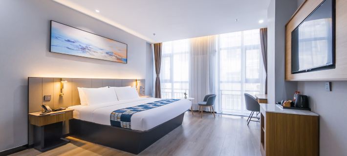 Elong R.YUN Hotel (Tianshui Railway Station Shangbu Road Pedestrian Street) Hotels in Tianshui