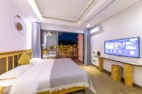 Yuanteng Yuxia Yunshang River View Homestay (Zhenyuan Ancient Town Branch)