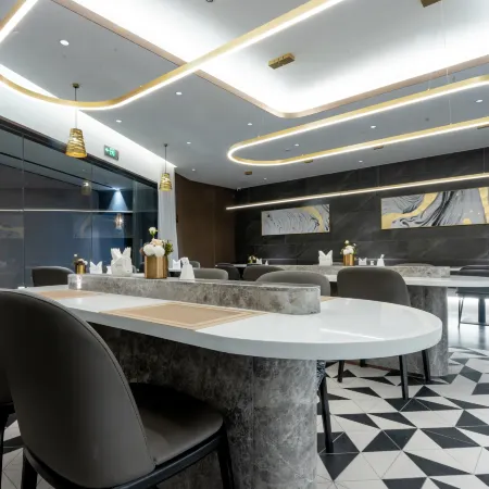Homeinn Plus Hotel (Pei County Zhongjin Plaza)