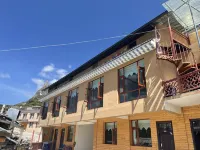 ZHA GA NA SU LU HUA KAI Homestay