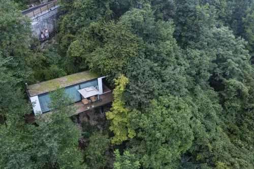 Shibadong Cliff Hotel