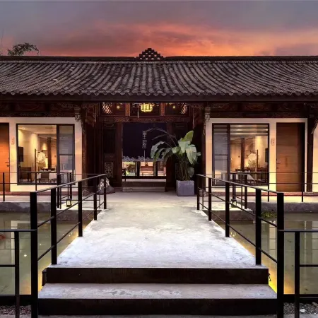 Liwu  Homestay (Longfeng Ancient Town Shop)