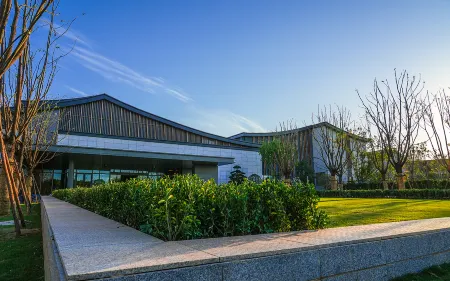 DoubleTree by Hilton Jiangxi Fuzhou Отели рядом с достопримечательностью «Zhengjue Ancient Temple»