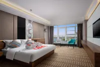 Ferris Wheel Hotel