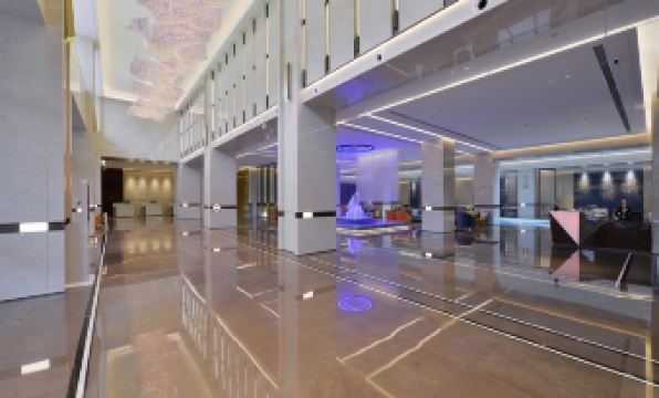 XingLong Lakeside Hotel