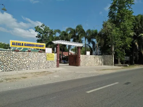 RedDoorz @ Alcala Garden Resort Hotels in Rosales
