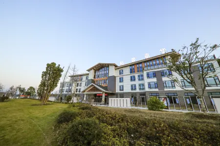 Wuning International Tennis Center Hotel