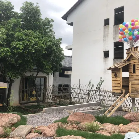 Xiongxiong Tribe Homestay
