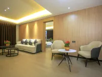 Huaxin Civil Aviation Hotel (Xinyang East High-speed Railway Station)