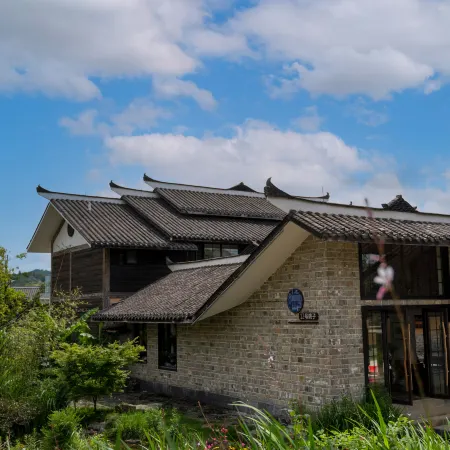 Dushan Laran Rustic luxury Holiday Homestay