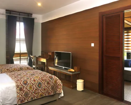 Shell Villa Apartel Resort Hotels in Koror