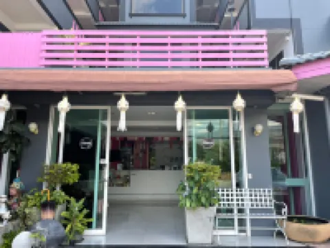 Sleep CNX Hôtels à proximité de : Temple Wat Umong