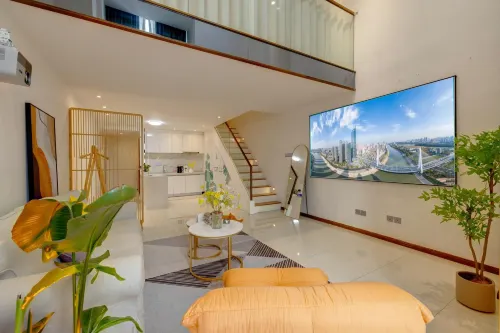 Yuelai Light Luxury Hotel Apartment (Wuhan Lijiaohu Subway Station)