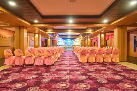 Spree Resort Khalapur Отели в г. Исамб