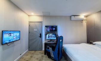 Nestor E-sports Hotel (Bao'an Pingzhou Metro Station)