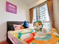 Legoland-5min Walk@ Happy Travel at Afiniti Residency 8Pax(max) with Bathtub - Airport Shuttle