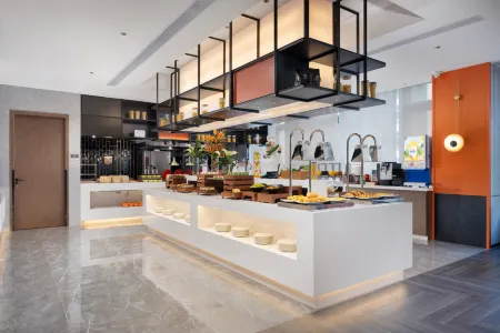 Hampton by Hilton Qingzhou Отели рядом с достопримечательностью «Ouyuan Ancient Street»