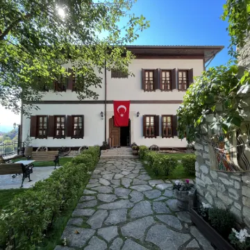 Leyla Hanım Konağı Hotels near Cinci Han
