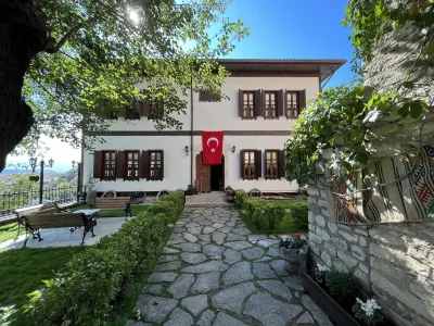 Leyla Hanım Konağı Hotel a Izzetpasa Mahallesi