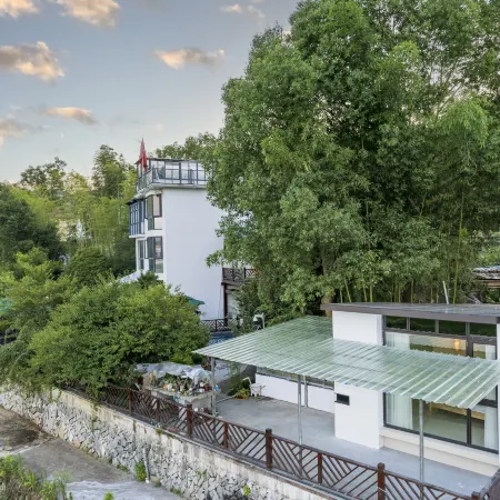 Tonglu Junting Homestay Отели рядом с достопримечательностью «Liuyin Former Residence»