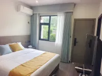 Leshan Tingfeng Courtyard Homestay - โฮมสเตย์