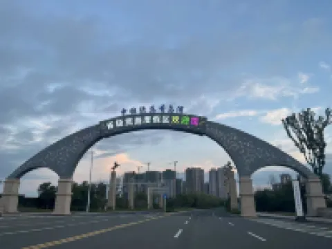 China's Yongdong Xiangdao Bay Space Capsule Hotels in Laiyang