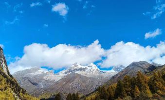 Mount Siguniang Cloud Mountain Stay