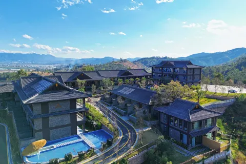 YI HUA YI SHI JIE BAN SHAN HOTEL
