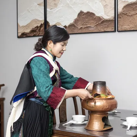 Hexi Snow Mountain View Hotel - Lijiang Ancient Town