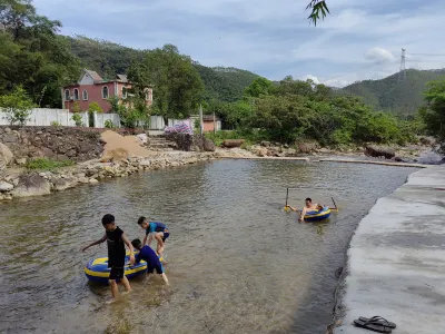 Qingyuan Irritable Rock Resort Hotel