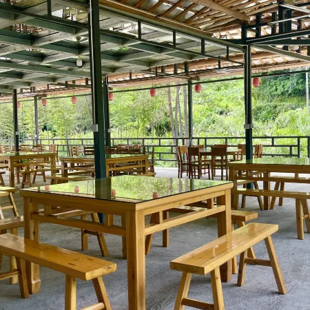 Shennonggu Yiqing Xigu Inn
