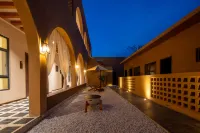 Dunhuang Minglu Designer Guesthouse - สระว่ายน้ำส่วนตัว