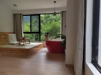 Xianju Danzhu Yeyou Language Hot Spring Private Soup Resort Homestay
