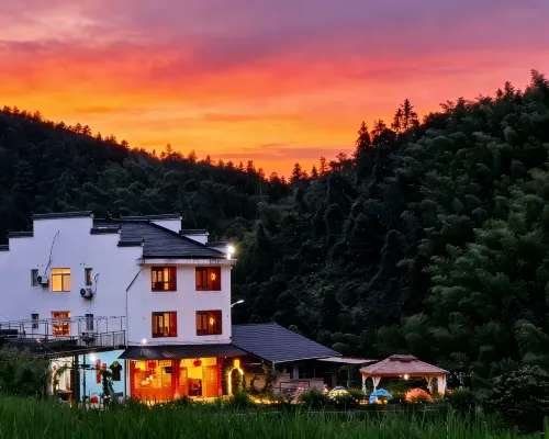 Yunti Xiaozhu·Chinese log wind view m Hotel a Yunhe