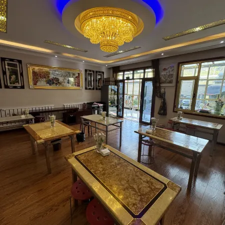 Luqu Hongshiya Holiday Hotel