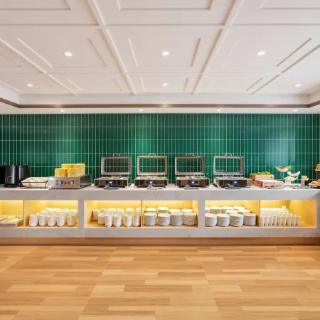 Wyndham Meiyin Hotel (Zhanjiang Seaside Park)