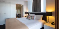 Broadbeach Savannah Resort - Pools