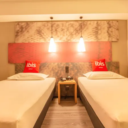 Ibis Hotel (Shenyang North Railway Station South Square)