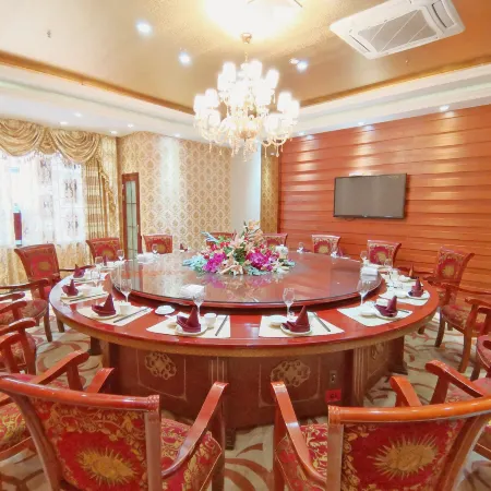 Jinyuan Grand Hotel (Shaodong High-Speed Railway Station Municipal Government)