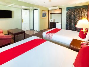 OYO 227 Palladium Suites Hotel