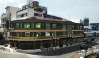 Le Embassy Hotel Georgetown Hotels near Gurney Drive