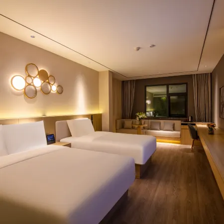 Orange hotel （Qingdao Zhanqiao Railway Station Seaview）