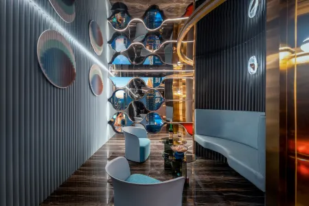 The Move River View Hotel (Chongqing Jiefangbei Hongyadong)