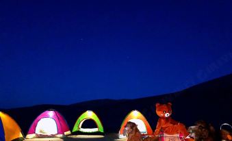 Camel Meng desert camping base in Dunhuang