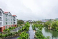 Rongjia Guoyun Hot Spring Resort