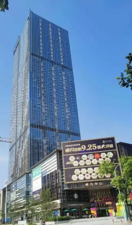 Versailles Apartment (Zhuhai Gongbei Port High-speed Railway Station) Отели рядом с достопримечательностью «Hengqin Bridge»