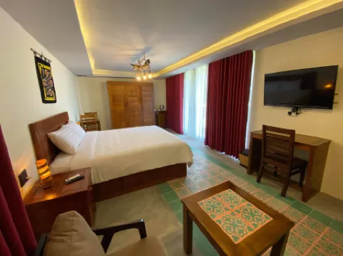 會安粉紅鬱金香酒店