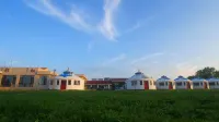 Taibus Banner Yuanshang Rainbow Chinese Inn