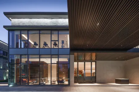 SHININGMAN HOTEL Отели рядом с достопримечательностью «Jiaxing University (North Campus)»