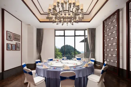 Howard Johnson Hotel Lushan Jiahao Huaihai Отели в г. Лу-Шан